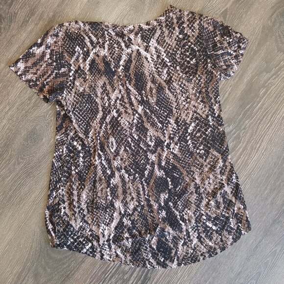 Maurices Short Sleeve Animal Print Blouse Brown/Black Size Small - Picture 2 of 3